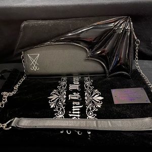 Avelina De Moray Black Friday clutch